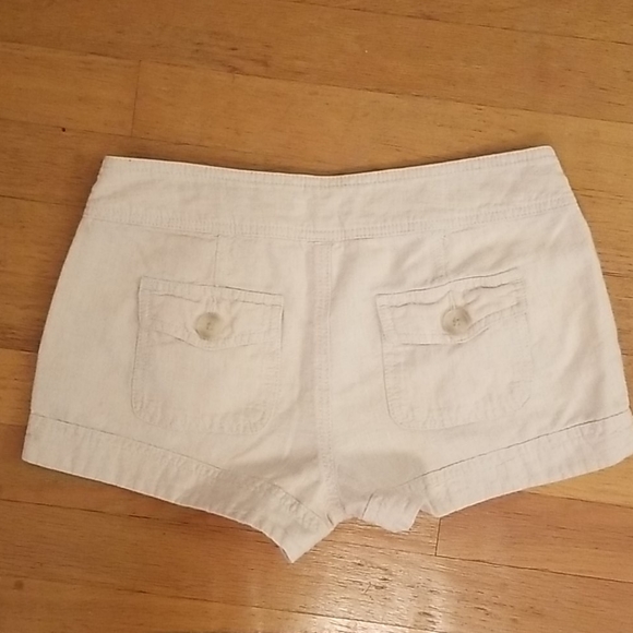 Express Shorts - Picture 5 of 5